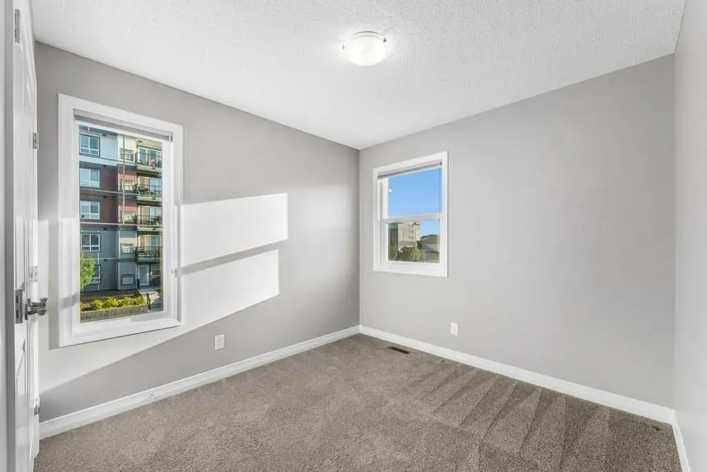 103 Masters Manor SE