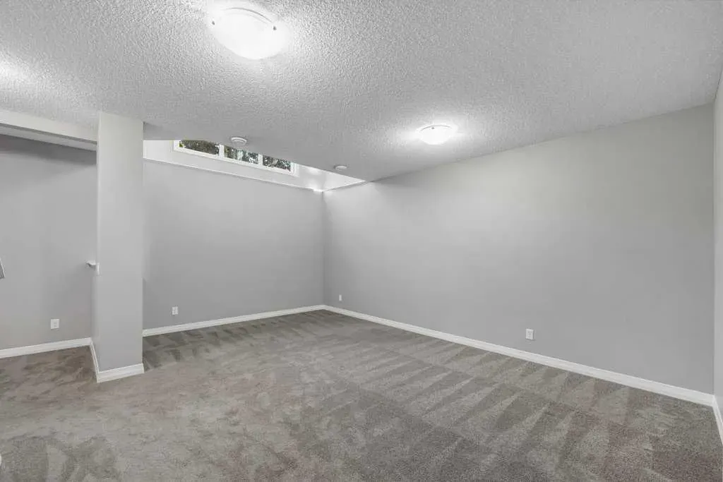 103 Masters Manor SE