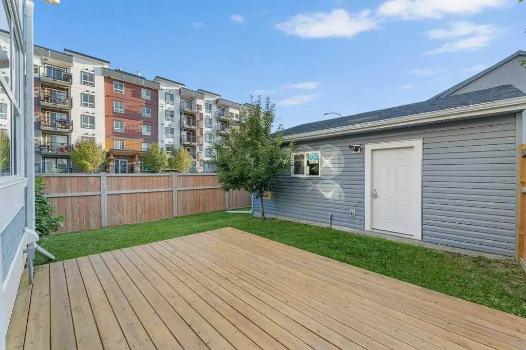 103 Masters Manor SE