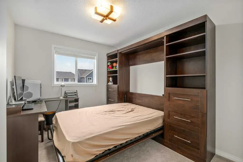 53 Masters Street SE