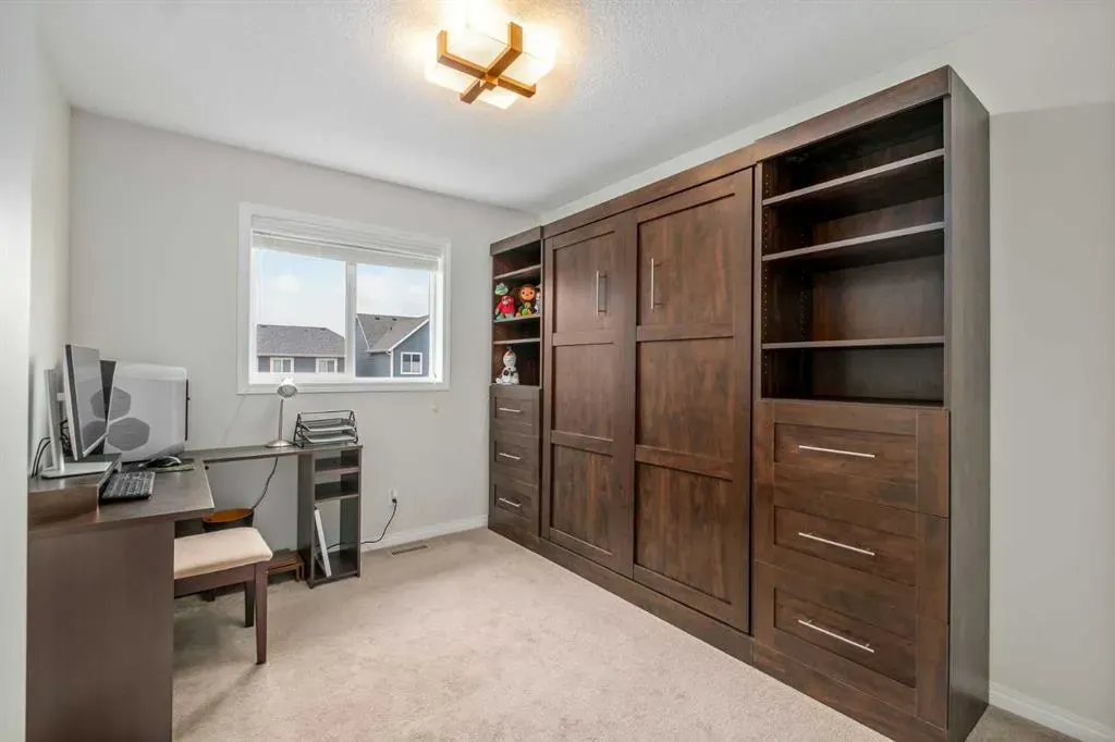 53 Masters Street SE