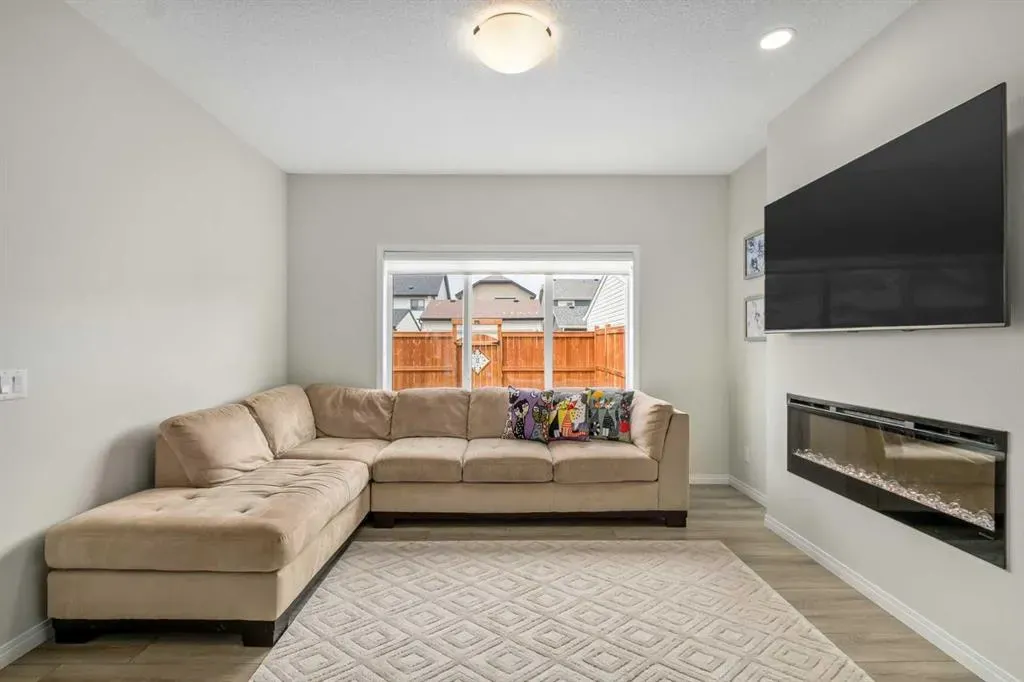 53 Masters Street SE