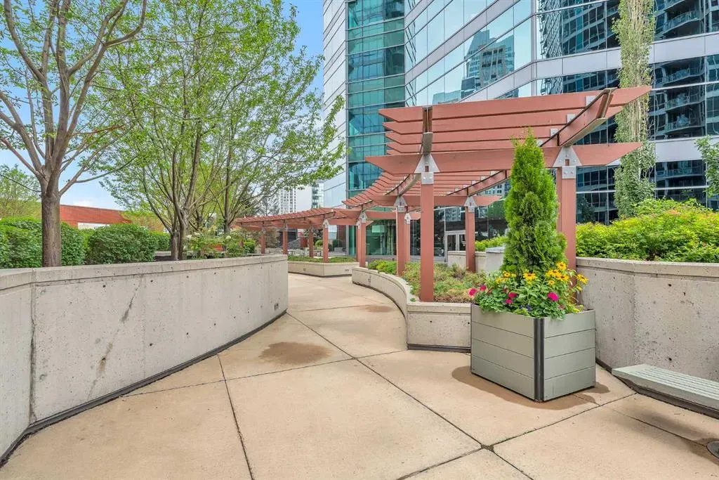 225 11 Avenue SE, #2008