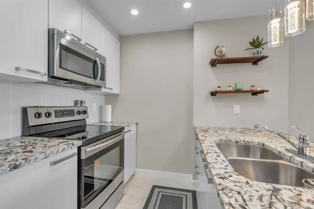 225 11 Avenue SE, #2008