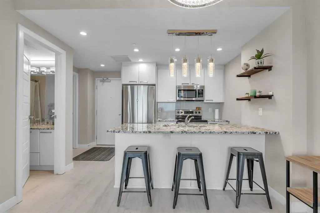 225 11 Avenue SE, #2008