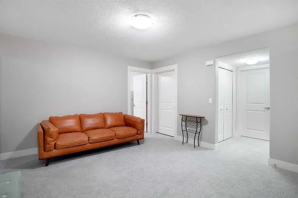 216 Mahogany Bay SE