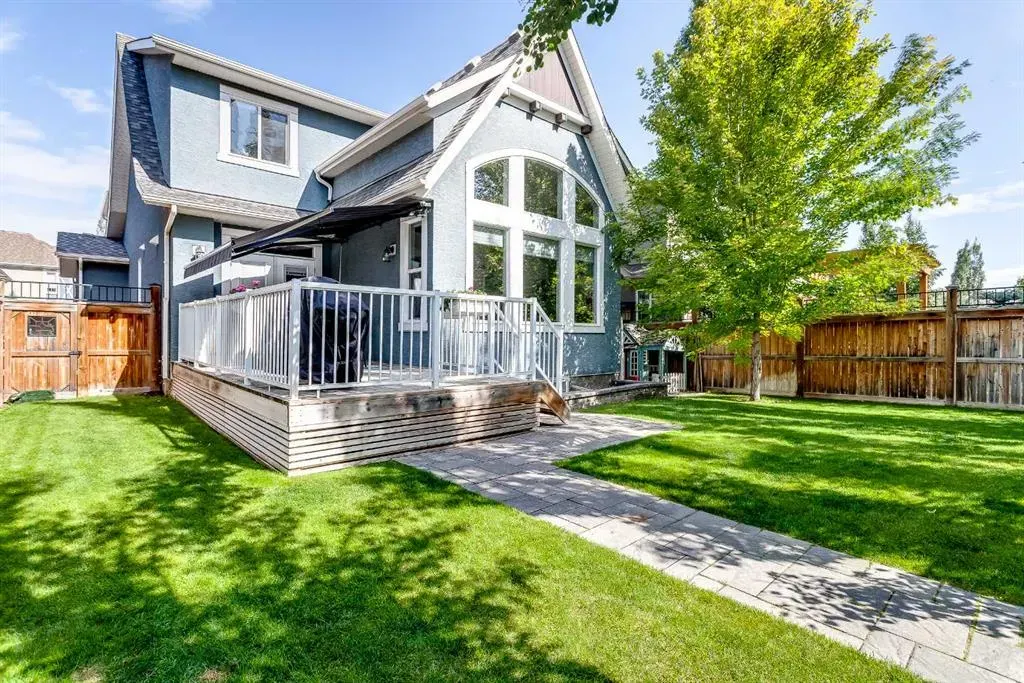 216 Mahogany Bay SE