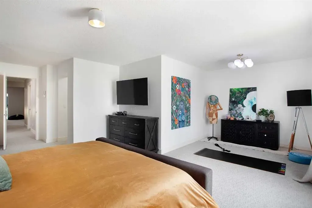 216 Mahogany Bay SE