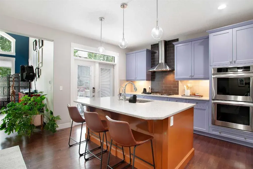 216 Mahogany Bay SE