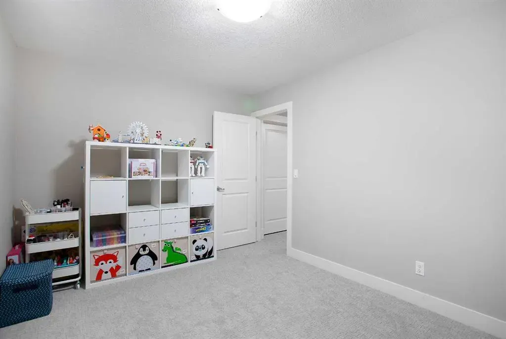 216 Mahogany Bay SE