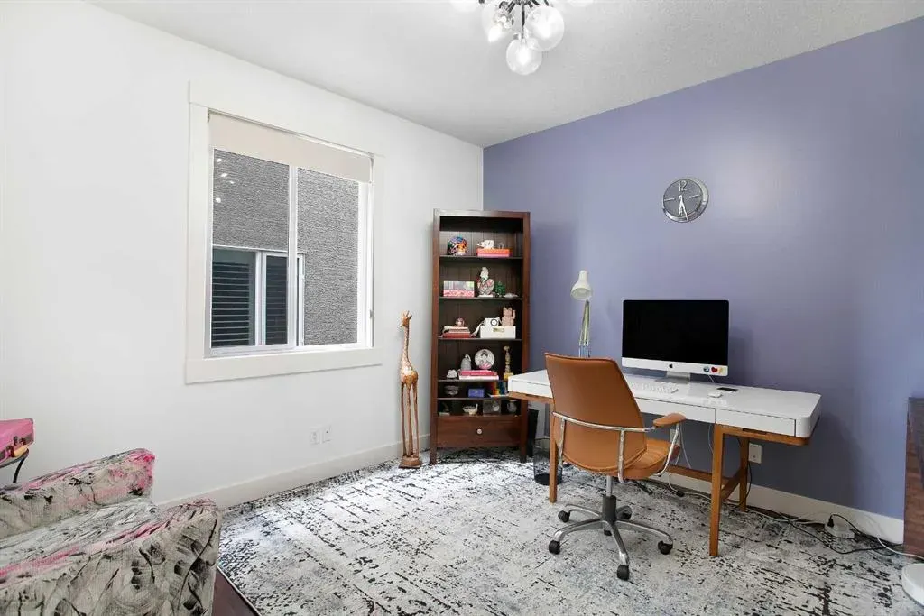 216 Mahogany Bay SE