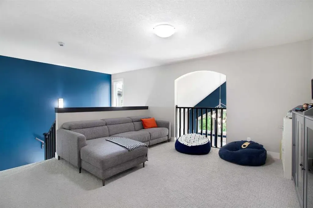 216 Mahogany Bay SE