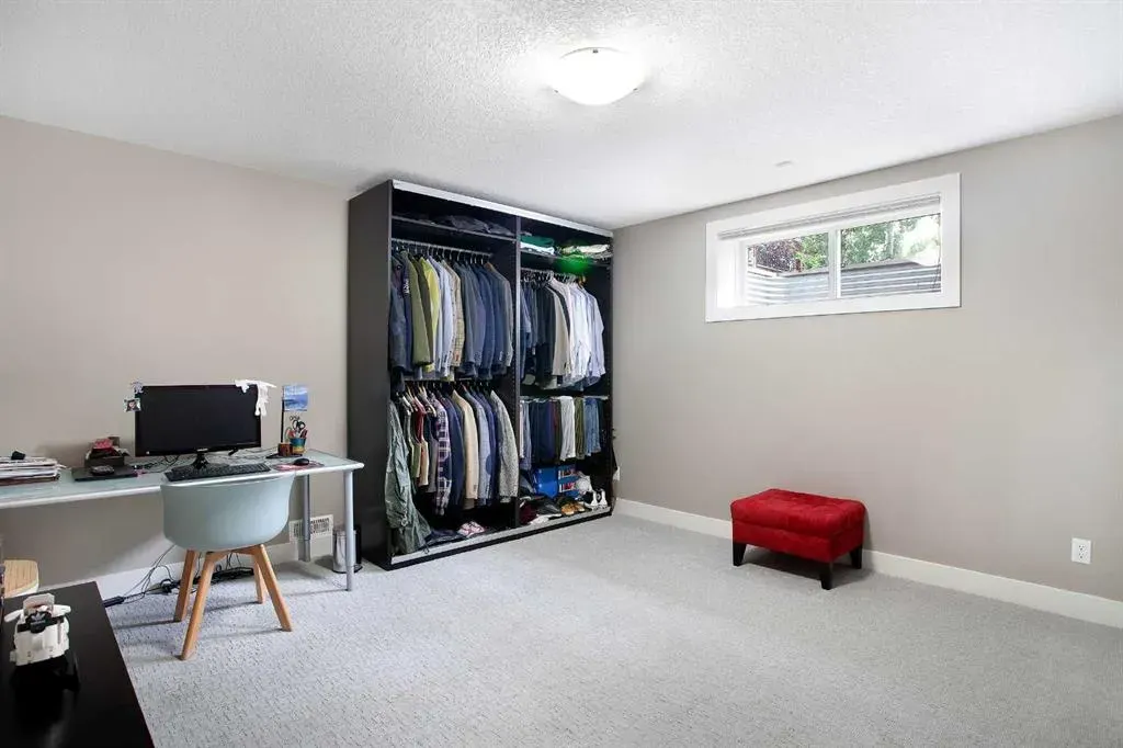 216 Mahogany Bay SE