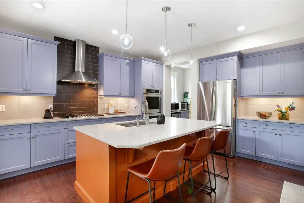 216 Mahogany Bay SE