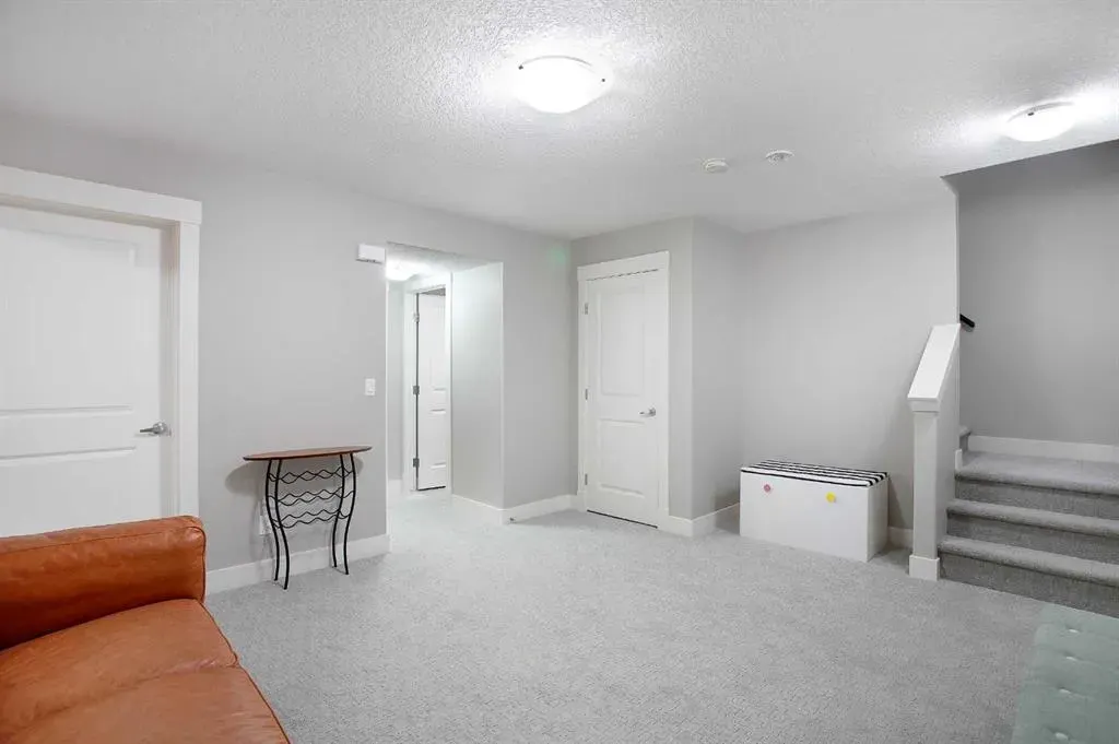 216 Mahogany Bay SE