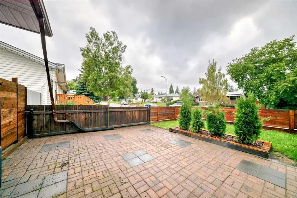 3 Hyslop Drive SW