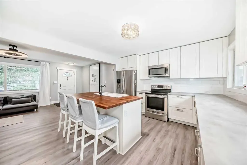 3 Hyslop Drive SW