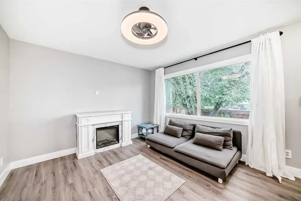 3 Hyslop Drive SW
