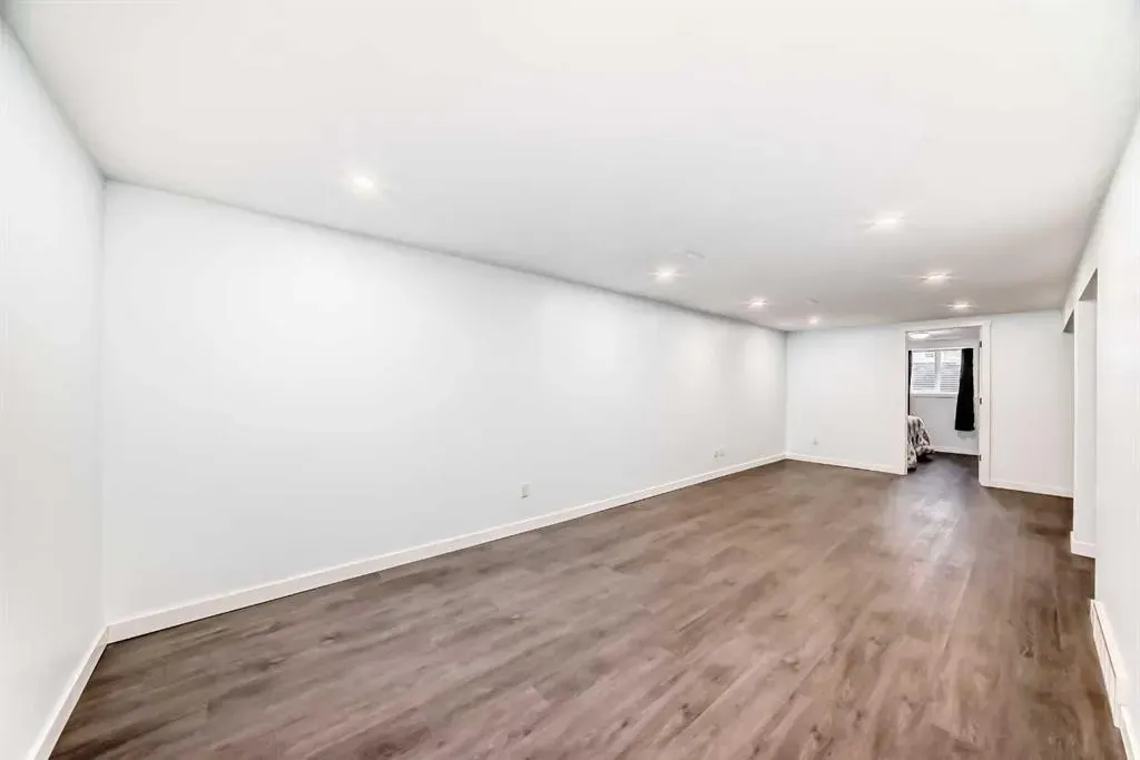 3 Hyslop Drive SW