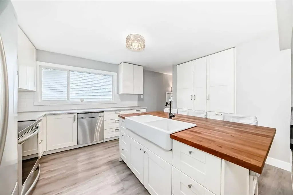 3 Hyslop Drive SW