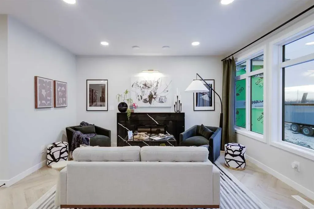112 Sundown Crescent
