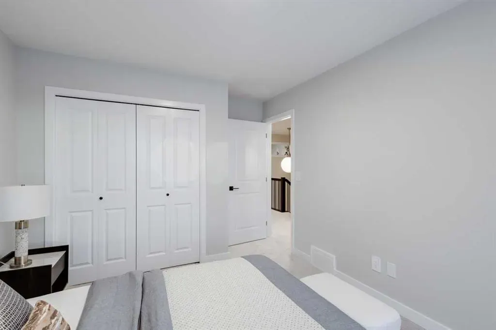 112 Sundown Crescent