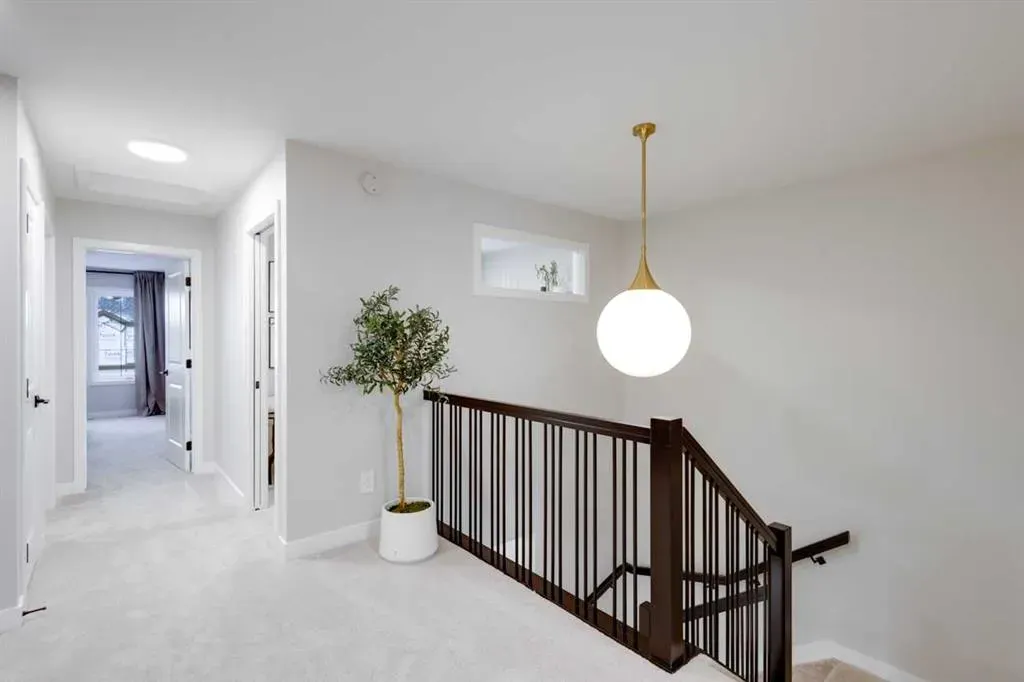 112 Sundown Crescent