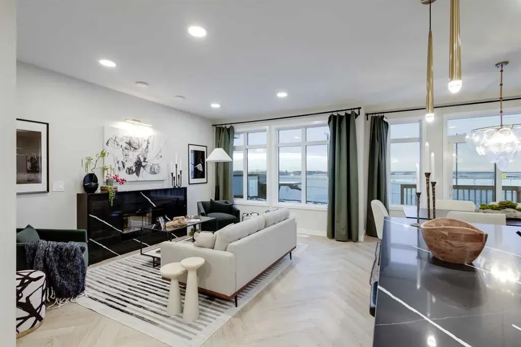 112 Sundown Crescent