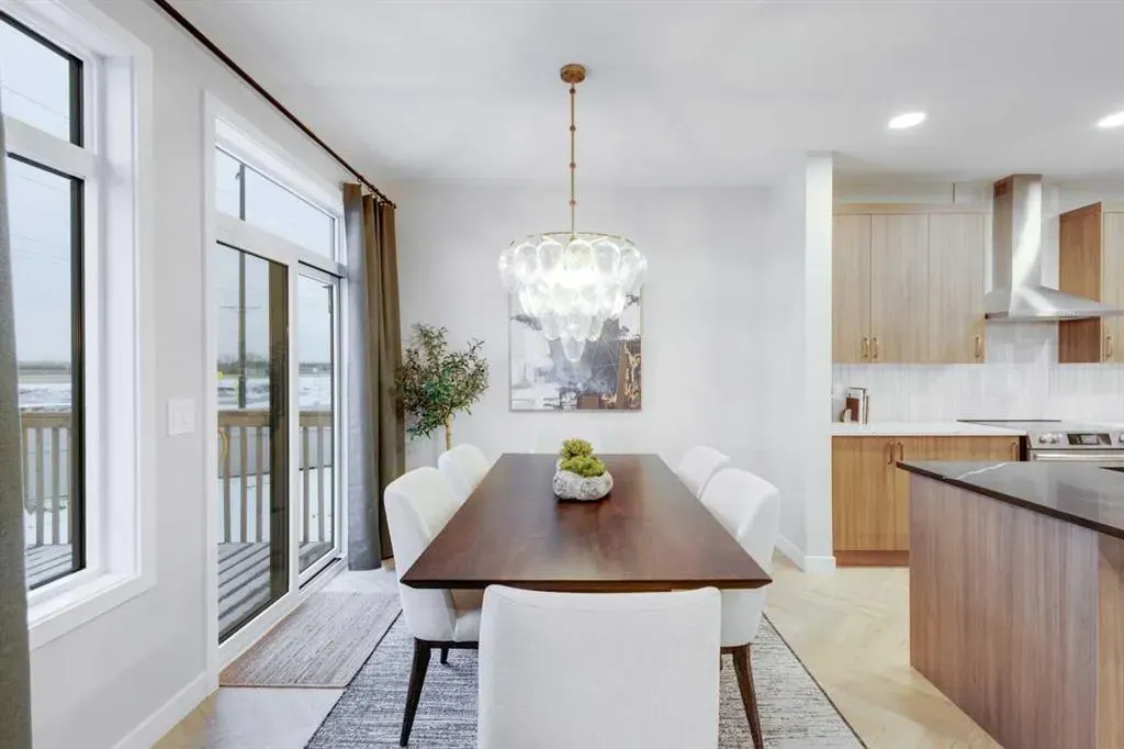 112 Sundown Crescent