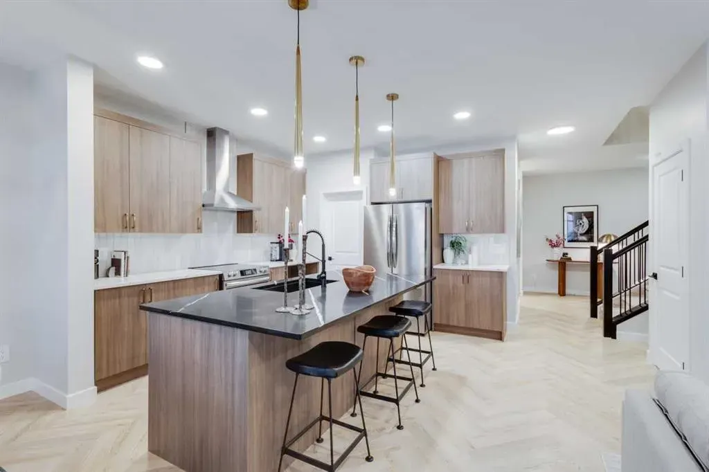112 Sundown Crescent