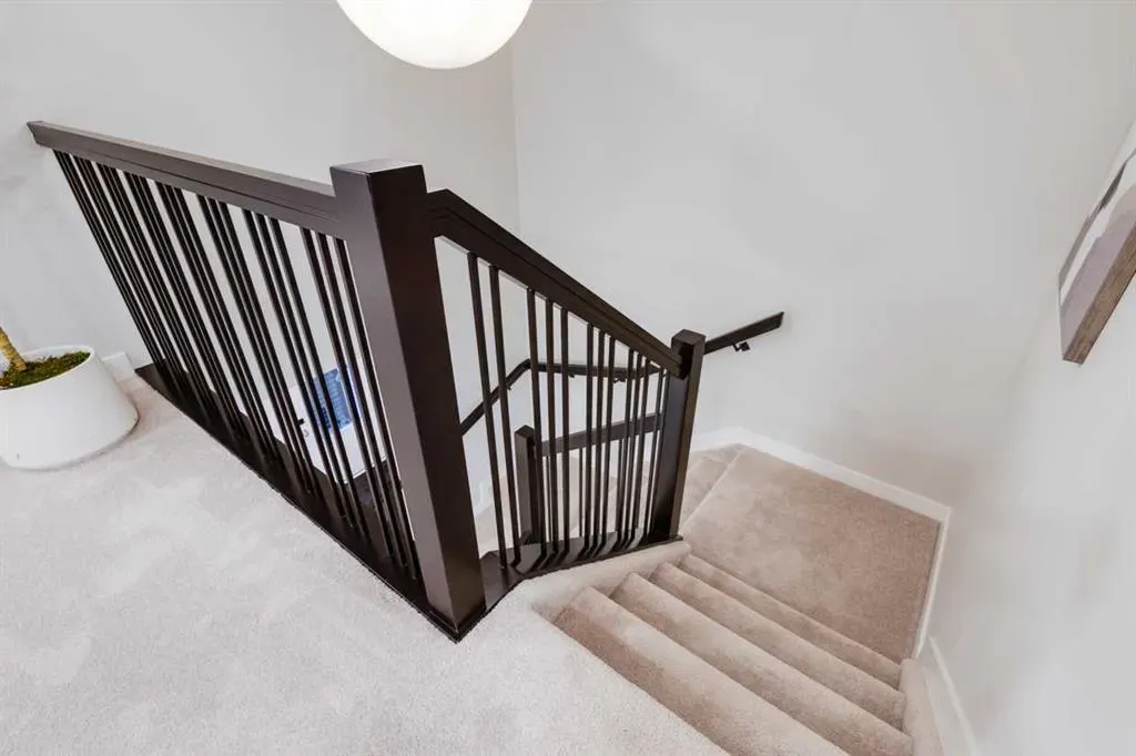 112 Sundown Crescent
