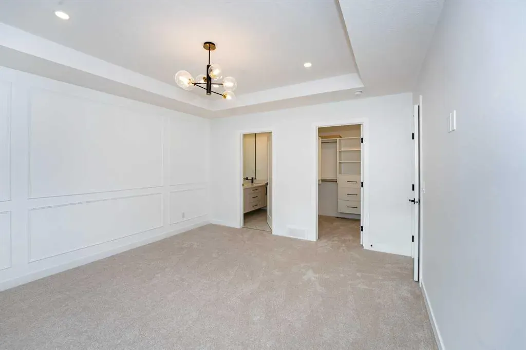 566 Rivercrest View
