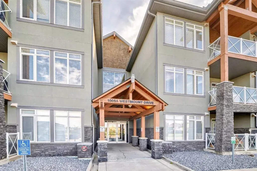 1005A Westmount Drive, #213
