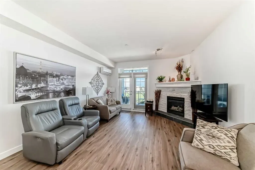 1005A Westmount Drive, #213
