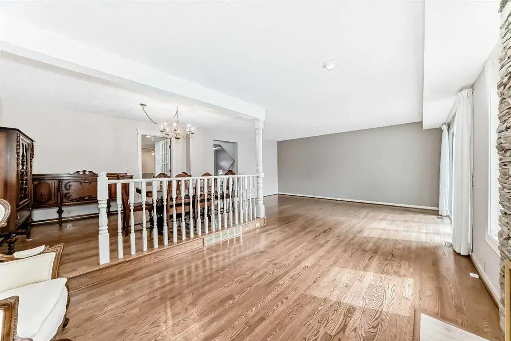 22 Wood Crescent SW