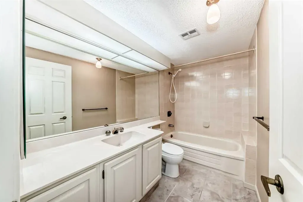 22 Wood Crescent SW