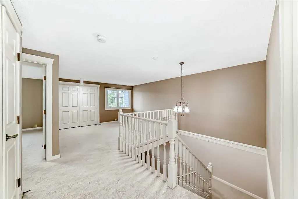 22 Wood Crescent SW