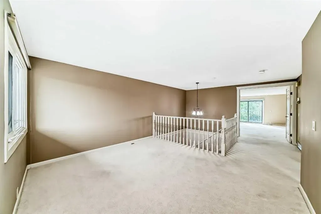 22 Wood Crescent SW