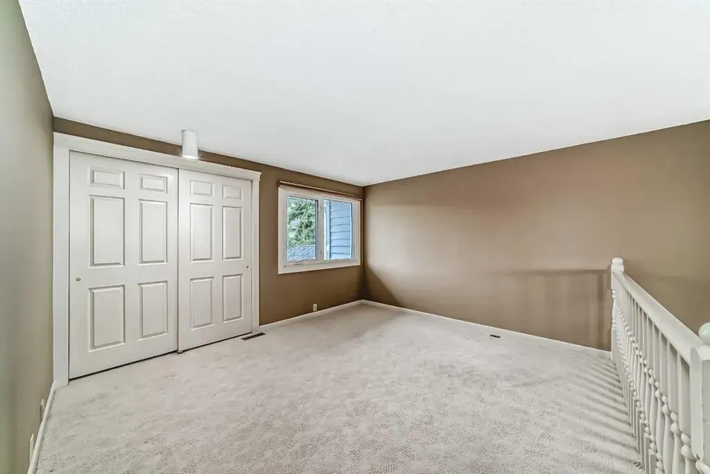 22 Wood Crescent SW