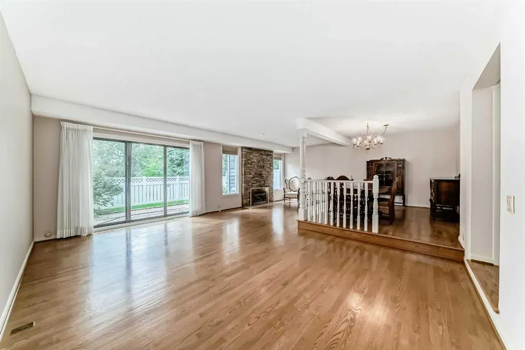 22 Wood Crescent SW