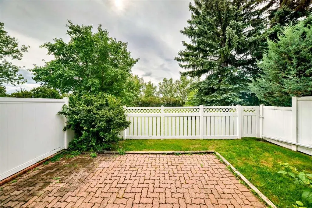 22 Wood Crescent SW