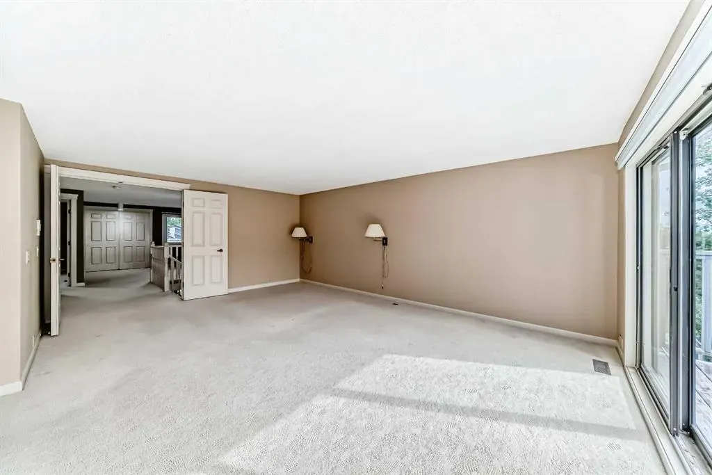 22 Wood Crescent SW