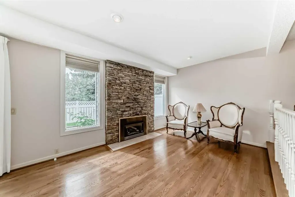 22 Wood Crescent SW