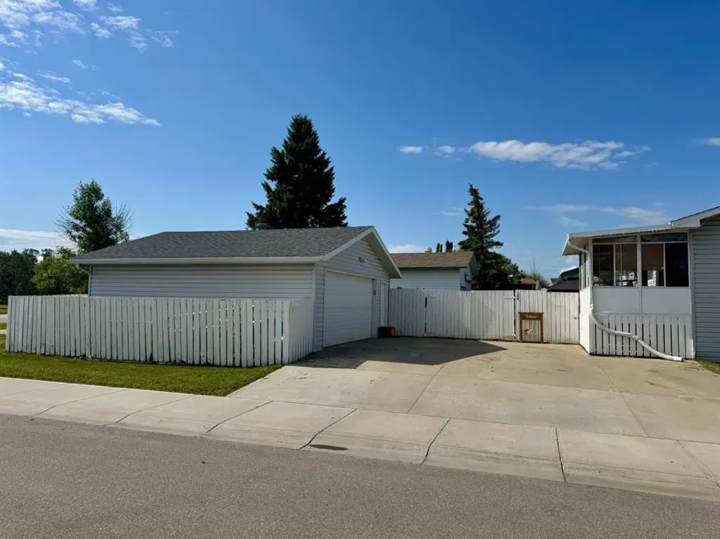 11805 94a Street