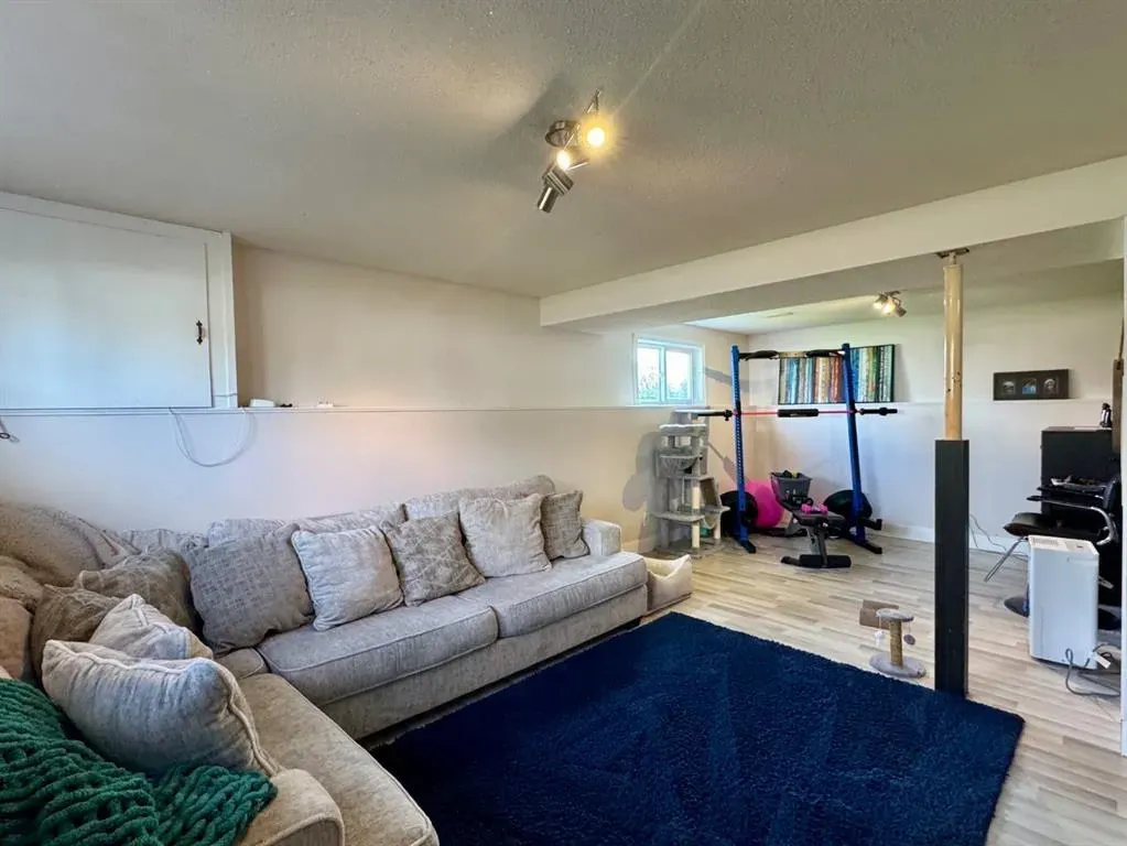 11805 94a Street