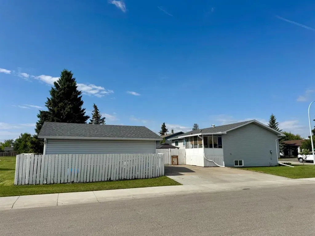 11805 94a Street