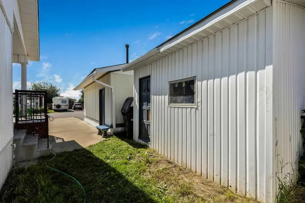 812 Bayview Crescent