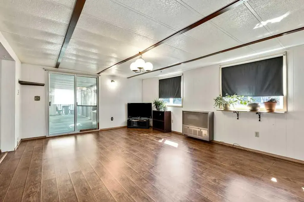 812 Bayview Crescent