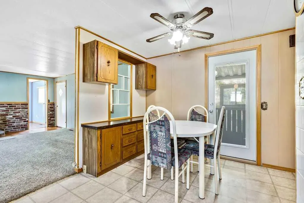 812 Bayview Crescent