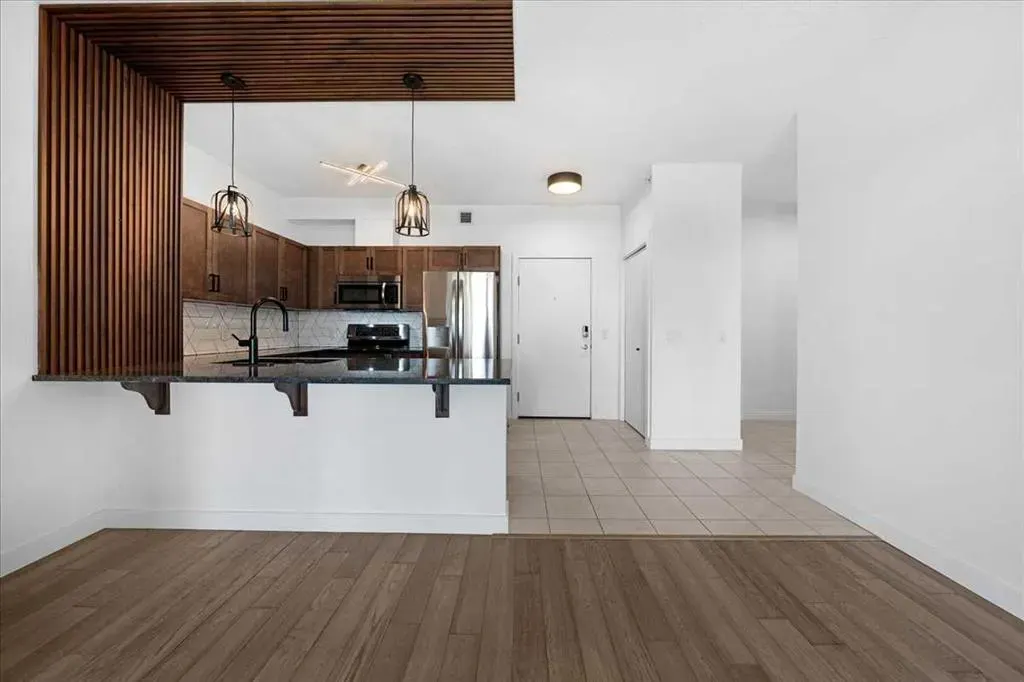 604 East Lake Boulevard NE, #2420
